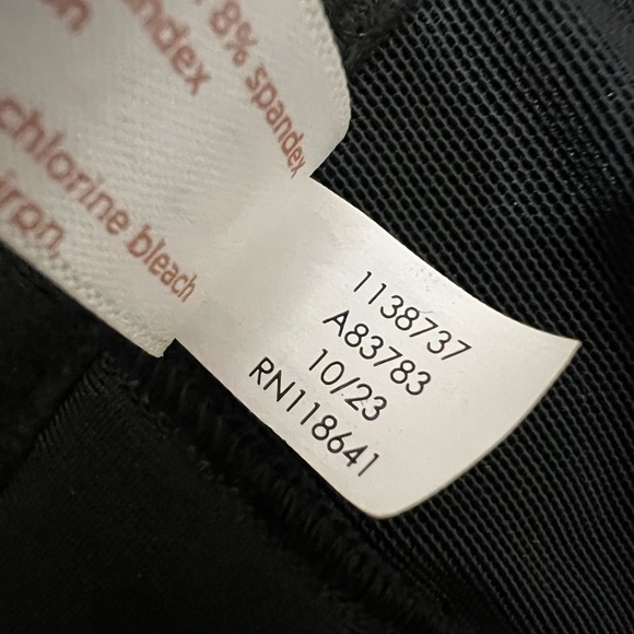 Cacique size 46G Elegant Black Lace Bra, adjustable straps, full figured, EUC - Picture 7 of 7